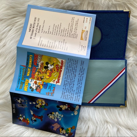 Disney 60th Mickey limited Edition book brochure cover - Picture 7 of 9